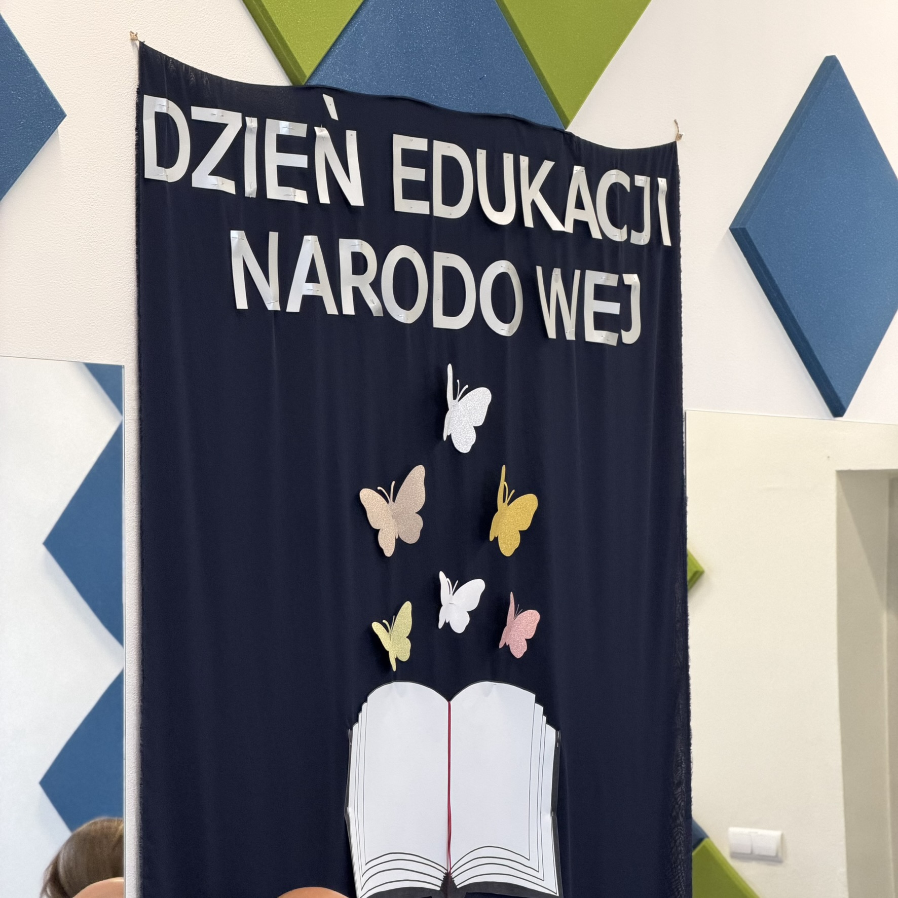 Aranżacja wykonana z&nbsp;okazji Dnia Edukacji Narodowej w&nbsp;Centrum Usług Społecznych