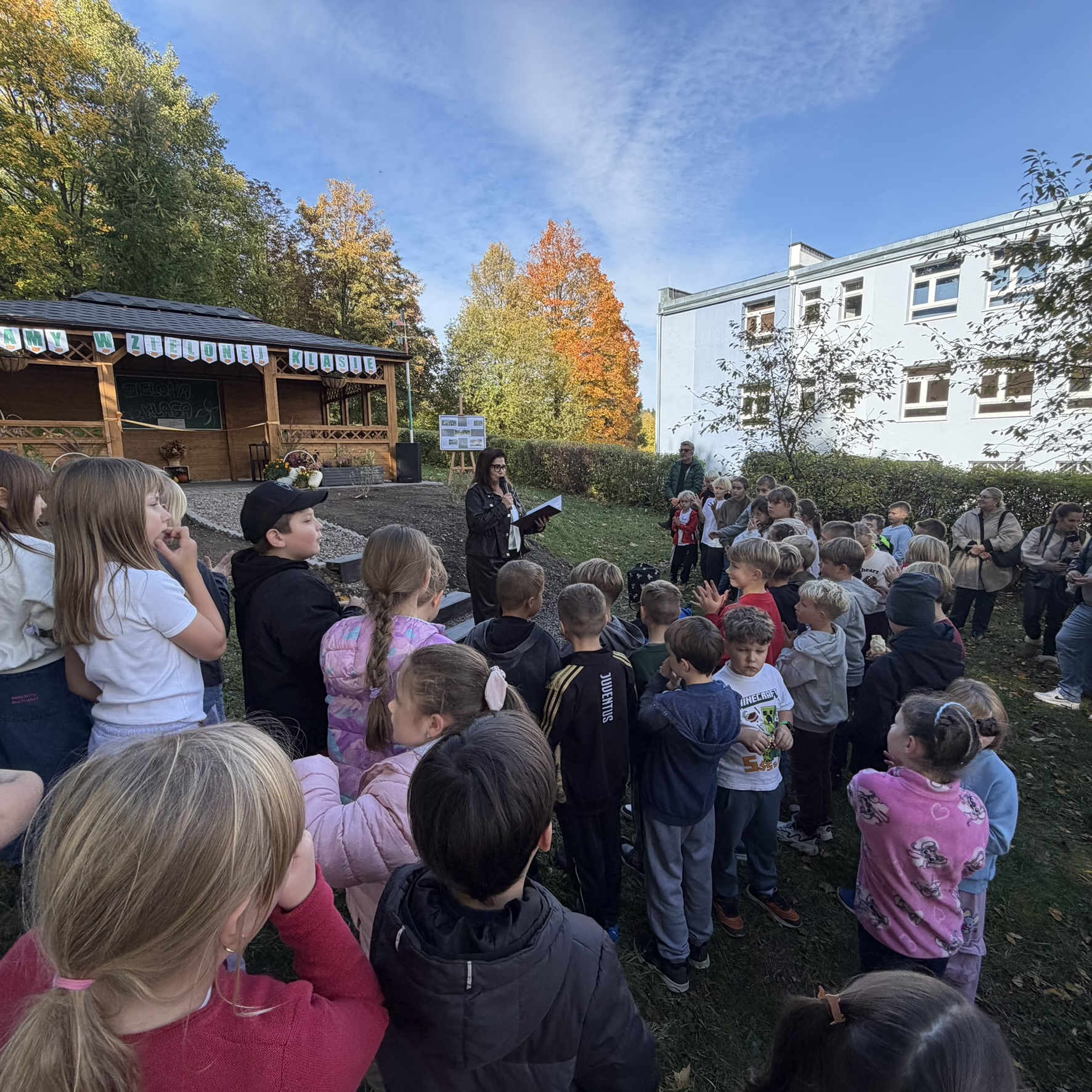 Otwarcie altany edukacyjnej w&nbsp;ramach Zielonej Klasy na&nbsp;terenie ZSP 